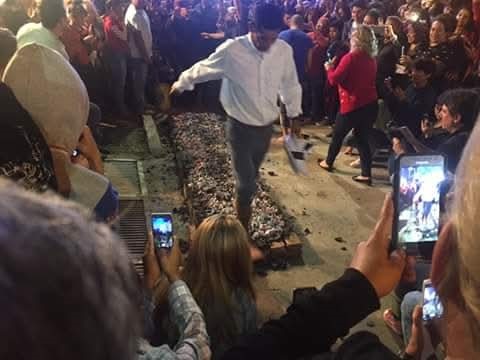 Fiesta de San Juan: noche de fe, música, fogatas y cruce de brasas