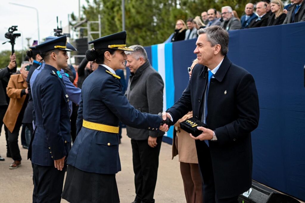 75° Aniversario de la Policía: Zdero anunció una mejora salarial, nuevos ingresos y cambios históricos