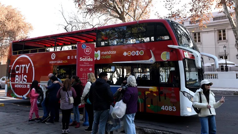 El Mundial, la economía y el clima enfriaron el turismo: este fue el finde largo más flojo de 2026