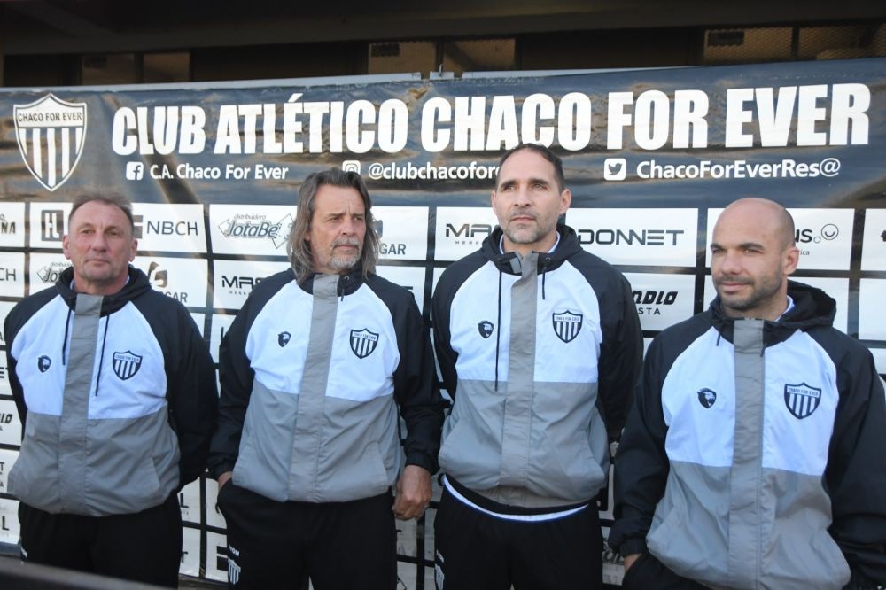 Ya es oficial: Cravero fue presentado como DT de For Ever y dirigió su primera práctica