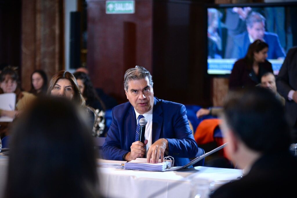Capitanich: “El Congreso tiene que controlar el endeudamiento de la Argentina”