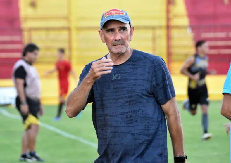 Tras la cuarta derrota consecutiva, Raúl Valdez renunció como entrenador de Sarmiento