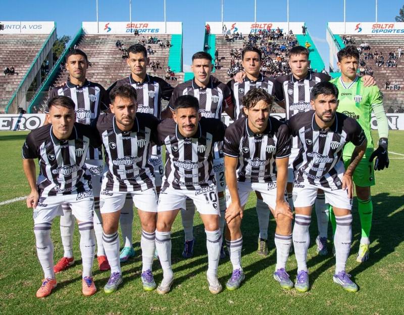 For Ever, con modificaciones, recibe a Ferro este domingo