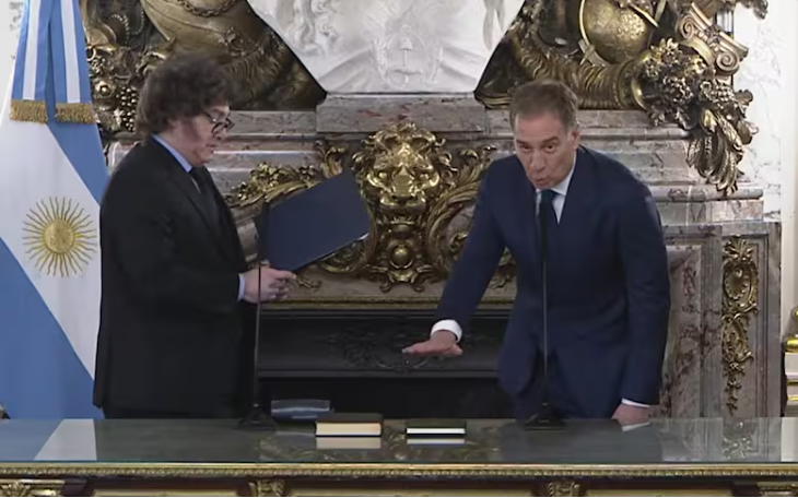 Santilli juró como jefe de Gabinete con la presencia de gobernadores