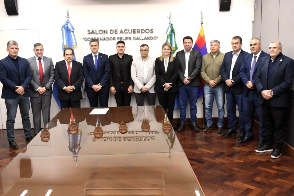 Mayol llega a Salud con el desafío de recuperar confianza tras una gestión marcada por las crisis y la «falsa médica»