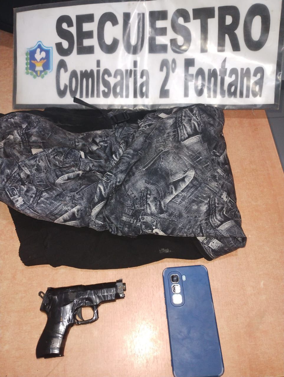 Fontana: lo atraparon con el teléfono robado y una pistola de plástico