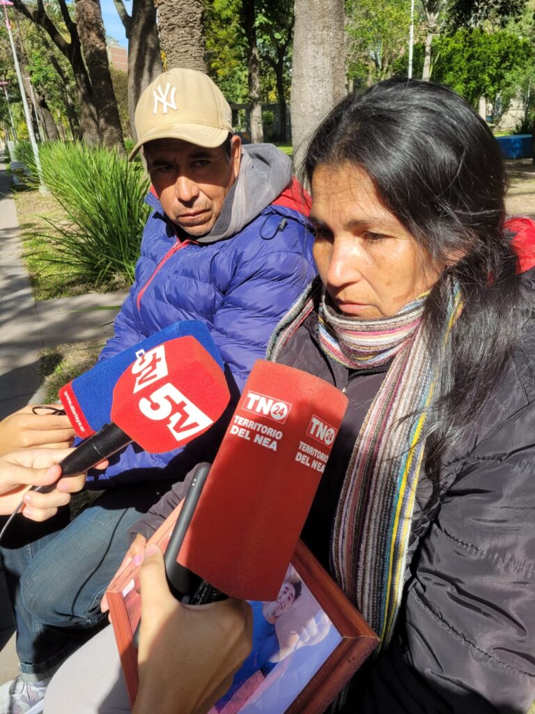 Caso Axel: la madre apuntó contra policías tras el secuestro de patrulleros y aseguró que «faltan los principales responsables»