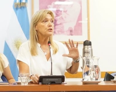 Nancy Sand: «Sin PASO, solo quien tenga fondos podrá ser candidato»