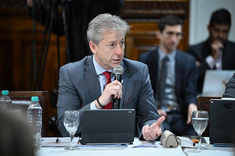 Ofensiva de la UCR sacude al Senado y pone contra las cuerdas al oficialismo