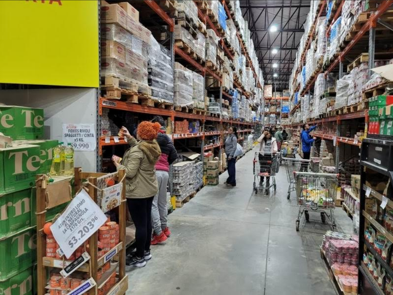 La inflación en alimentos no cede y el consumo sigue estancado