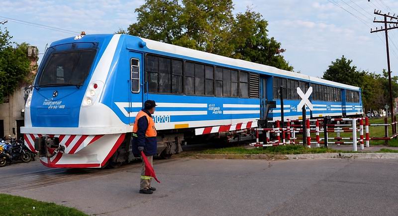 Guardabarreras piden turnos corridos para evitar riesgos en cruces ferroviarios
