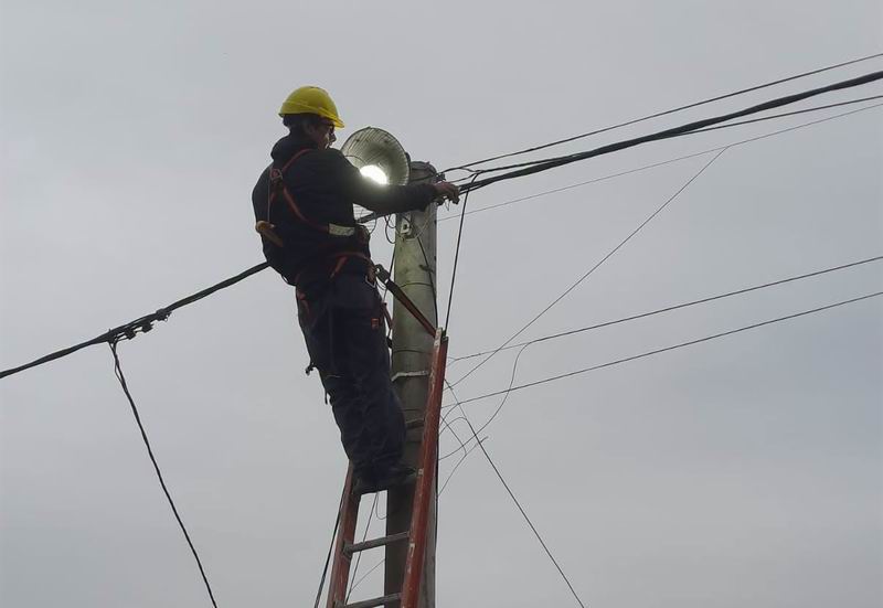 Avanza a paso firme el plan municipal de alumbrado público en Villa Ángela