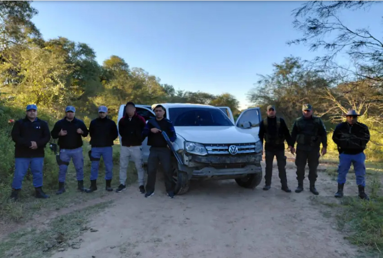 Decomisan más de 20 mil atados de cigarrillos de contrabando y tres vehículos