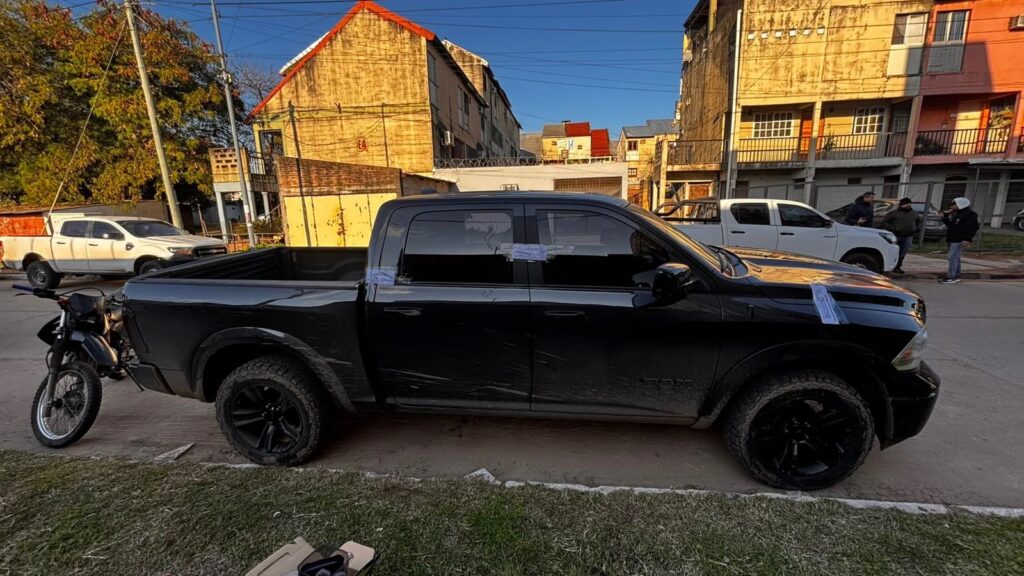 Secuestran una camioneta de alta gama involucrada en una balacera