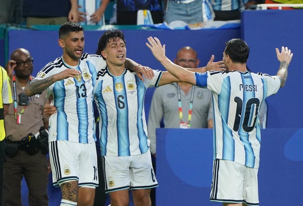 Increíble y agónico: Argentina le ganó 3-2 a Cabo Verde en el alargue y está en octavos de final