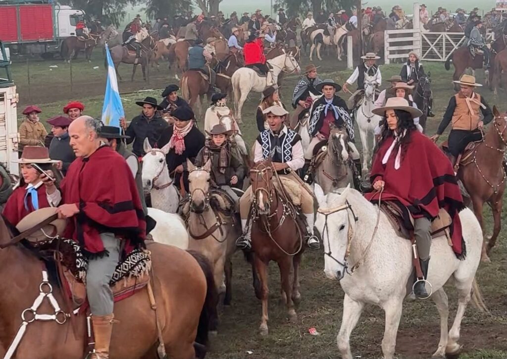 Cabalgata de la Fe 2026: miles de jinetes iniciaron la histórica peregrinación que une a Quitilipi con Pampa del Indio