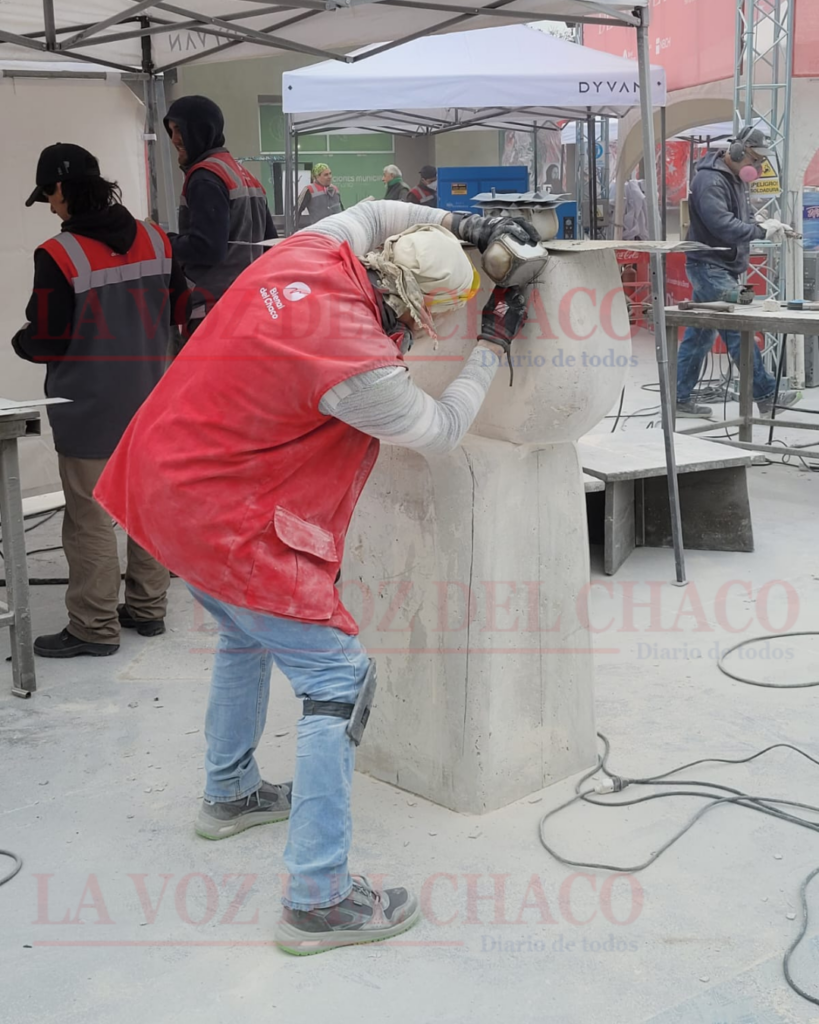 La Bienal 2026 entra en su recta final: los escultores ultiman los detalles de sus obras