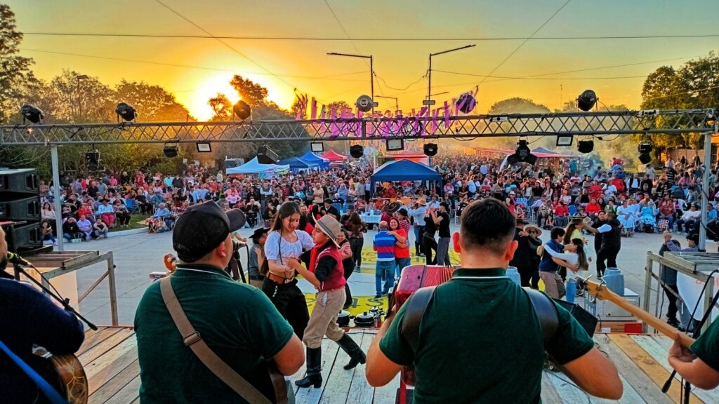 Este domingo, Margarita Belén vive la 16ª edición del festival del chipá cuerito y la torta parrilla