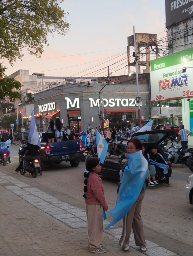 Argentina 2 – Inglaterra 1: así se viven los festejos en Resistencia