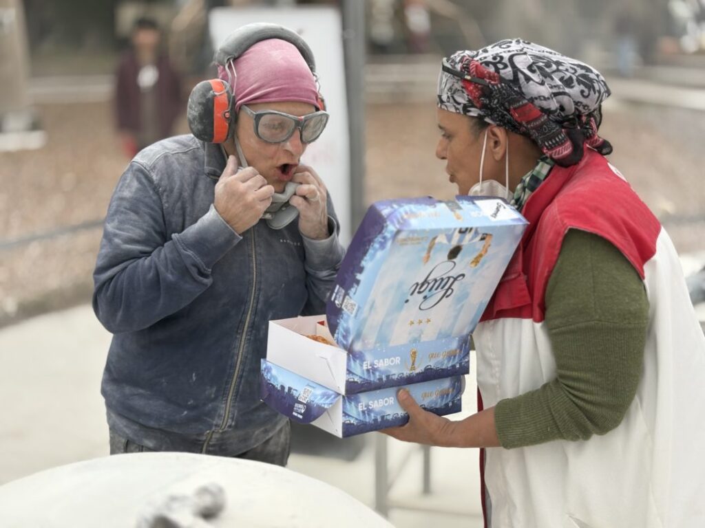 VIDEO| Polémica en la Bienal: denuncian que impiden trabajar a vendedores informales y apuntan contra el Municipio de Resistencia