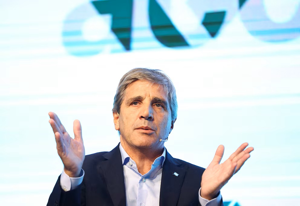 Caputo apuesta a un programa financiero hasta 2027: cuáles son sus fortalezas y los riesgos que advierten los analistas