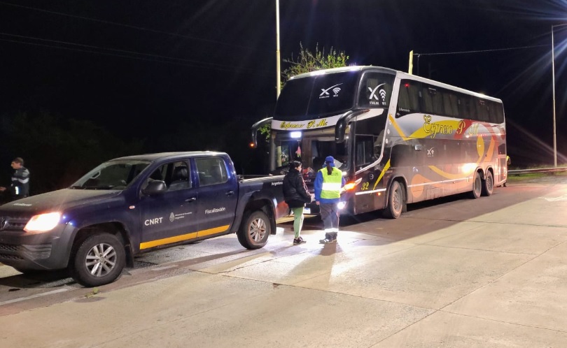 VIDEO| En Chaco, la CNRT retuvo un micro que realizaba un tour de compras ilegal