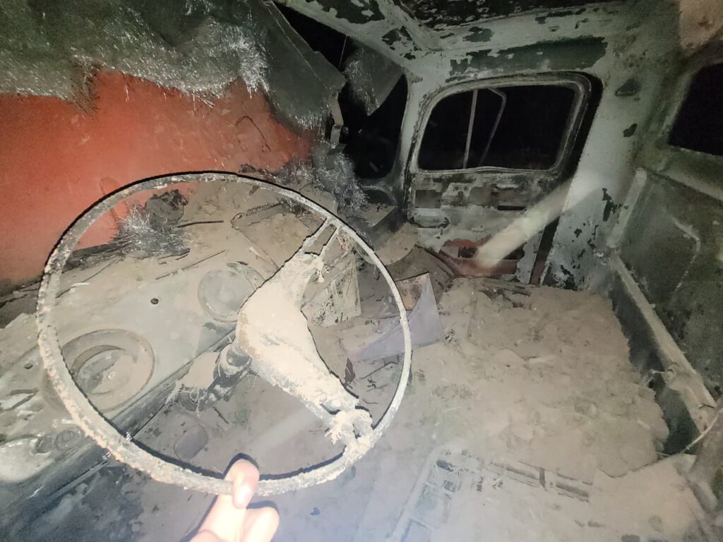 Investigan el incendio de un camión municipal que estaba en reparación en Misión Nueva Pompeya