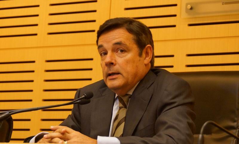Carlos Rovira terminó «desplumado»