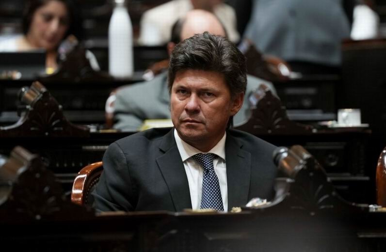 Almirón: «La emisión no crea riqueza, crea déficit»