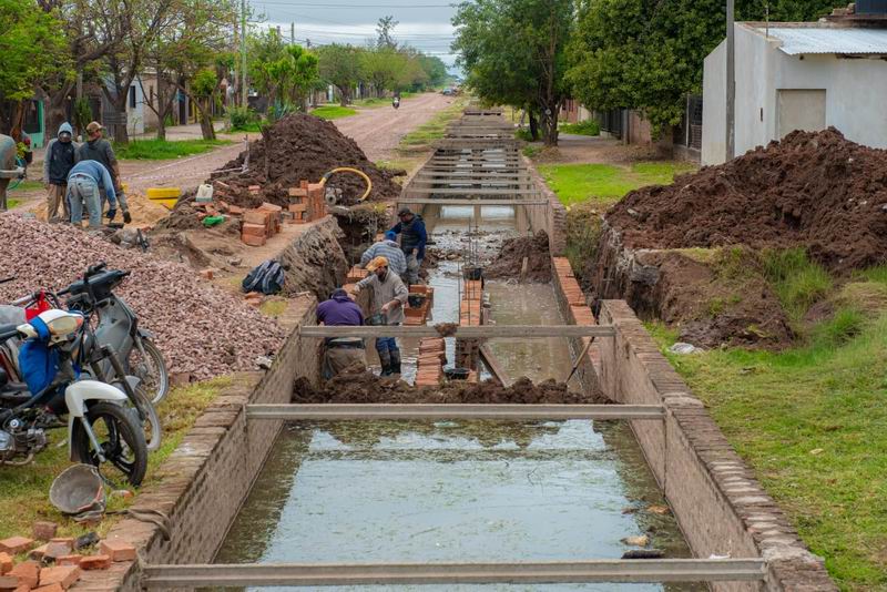 Avanzan las obras para reforzar el sistema de desagües de Sáenz Peña