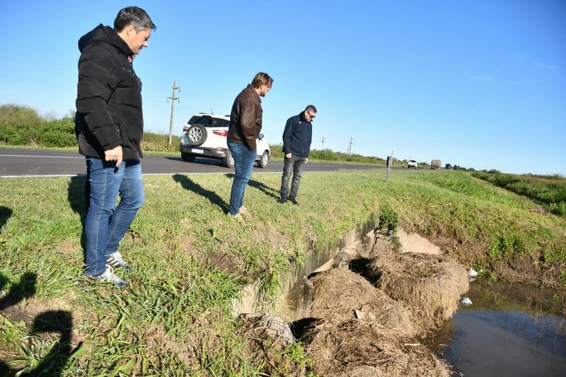 Taponamientos en campos privados amenazan inundar Machagai