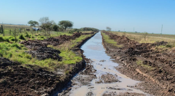 Santa Sylvina: intensifican la limpieza de canales por la llegada de El Niño