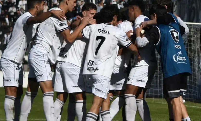 For Ever se hizo fuerte de local, venció 1 a 0 Los Andes y salió de la zona de descenso