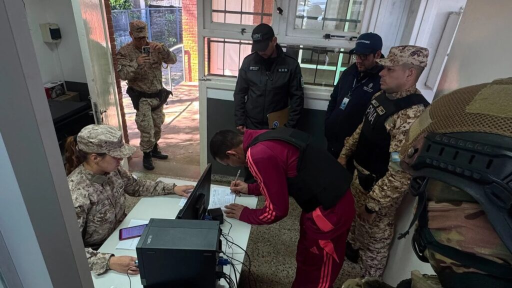 Expulsaron del país a un paraguayo que se encontraba detenido en la U7