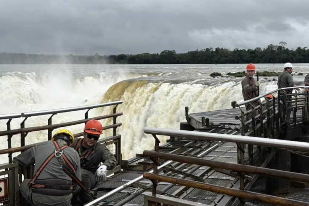 Cierran temporalmente la Garganta del Diablo en Cataratas del Iguazú por el fenómeno El Niño