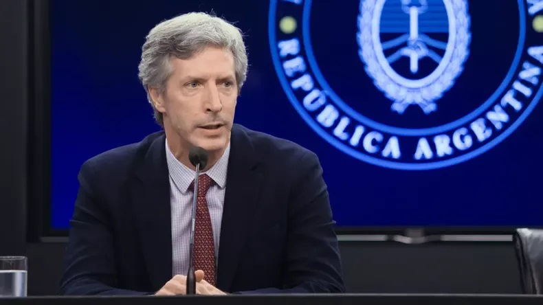 Estiman que la inflación de julio fue del 2% y que el dólar superará los $1.650 a fin de año