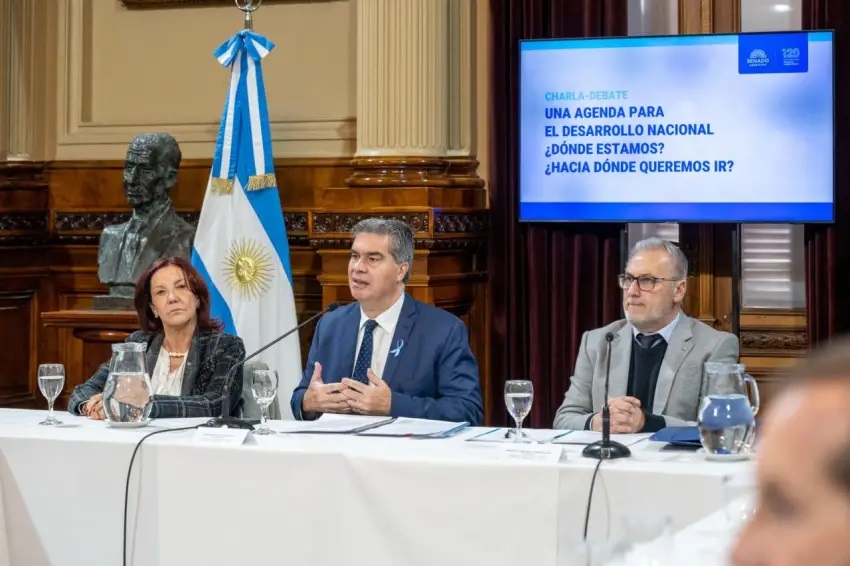 Capitanich y Lewandowski llevaron al Senado el debate por una agenda para el desarrollo nacional