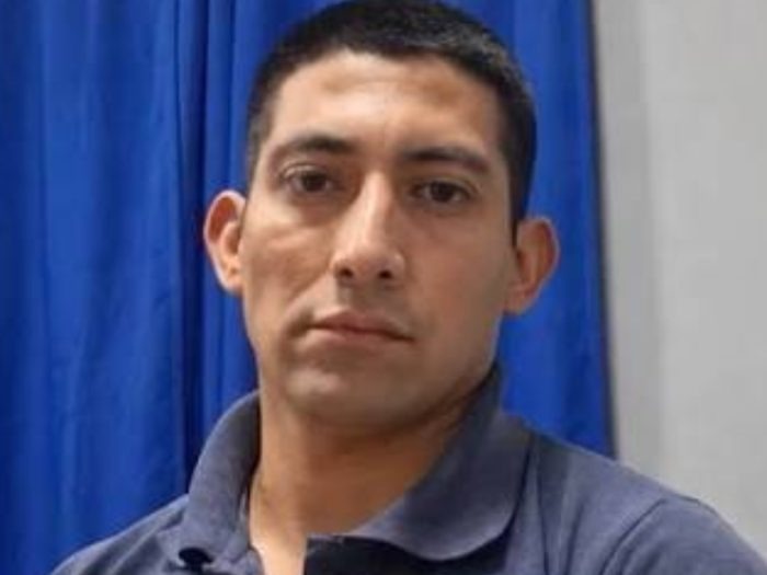 Cesantearon al policía quebaleó a otro en una comisaría