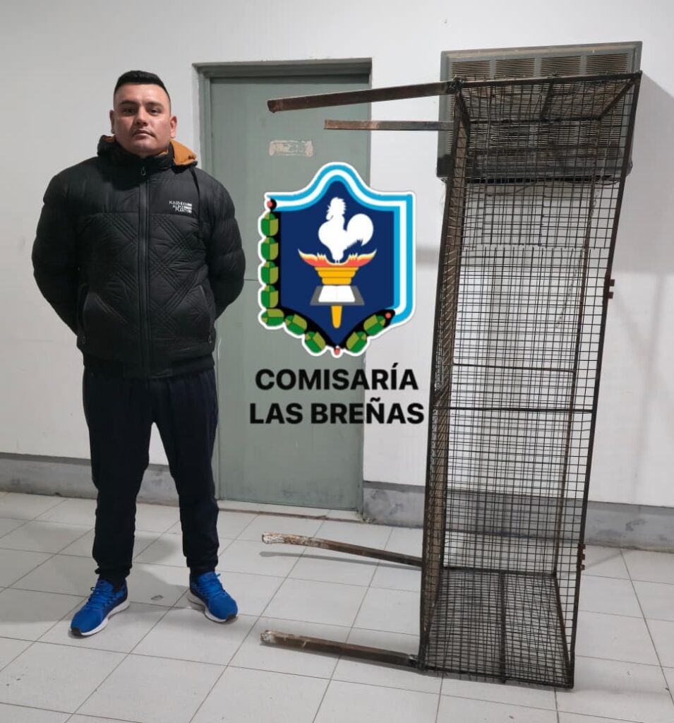 Las Breñas: recuperaron un canasto de basura que había sido robado de una escuela