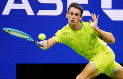 Batacazo histórico en el US Open: el argentino Navone eliminó a Djokovic en cinco sets