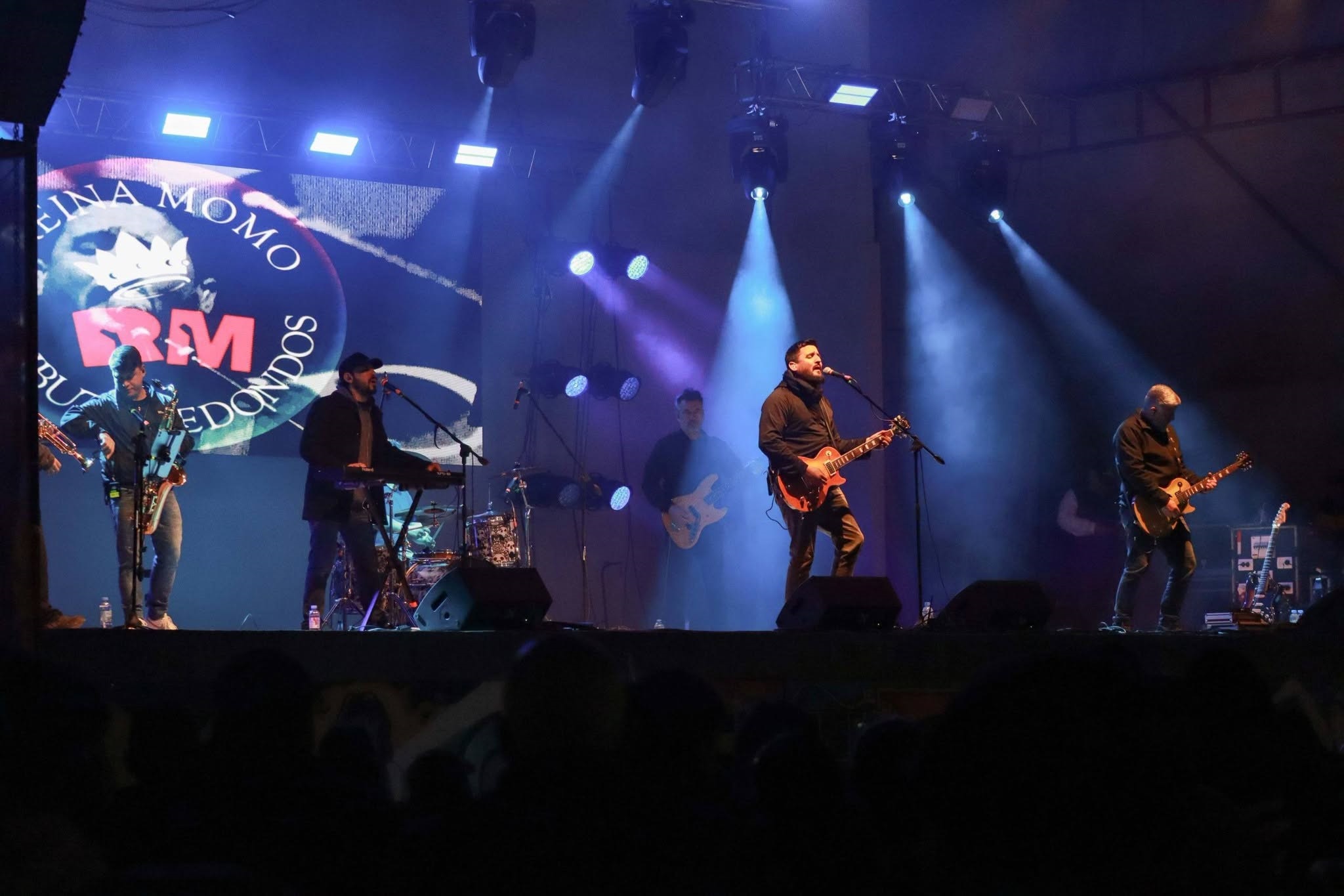 Villa Ángela vivió una noche de rock con Reina Momo y Perkins4