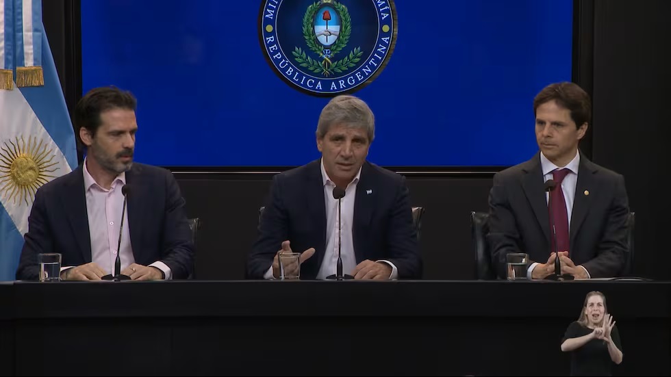 Caputo anunció créditos hipotecarios para 18 mil personas y habló de “justicia social”