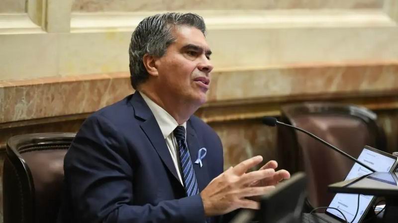 Capitanich impulsa una reforma integral para prevenir el suicidio