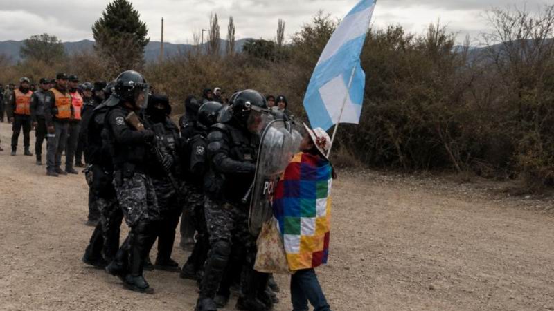 Un proyecto busca frenar durante cinco años los desalojos de comunidades originarias