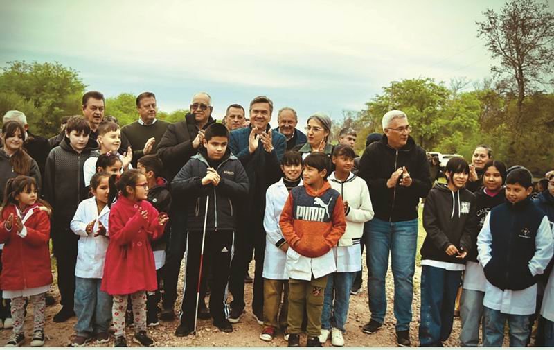 Napenay: habilitaron un nuevo camino de ripio que beneficiará a la Escuela 800