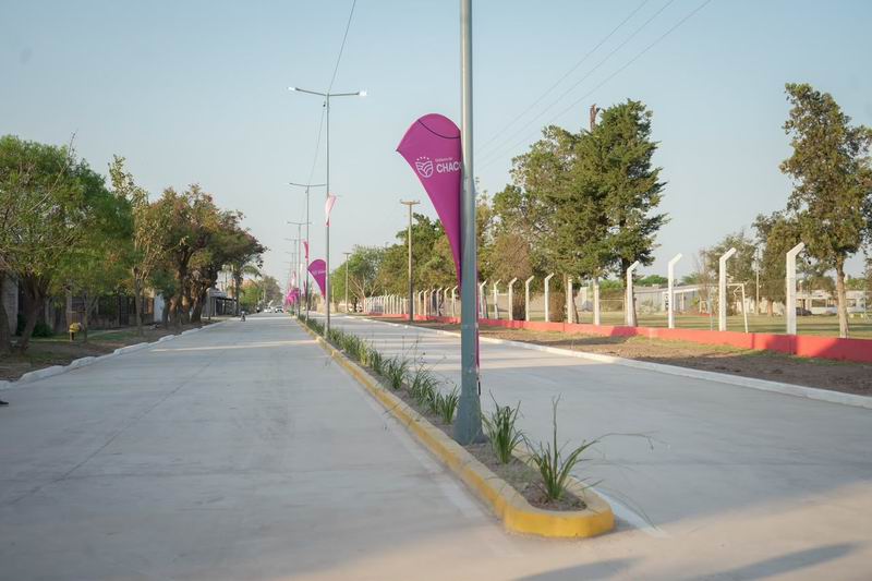 Inauguraron más pavimento, luces y conectividad en Charata