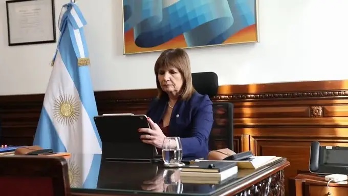 Bullrich usó una canción de Lali Espósito para marcar diferencias con la Casa Rosada