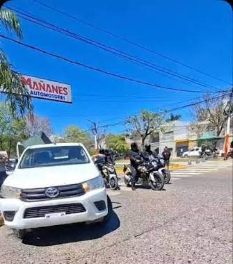 Allanaron una conocida concesionaria de autos y secuestraron 75 kilos de droga: hay un detenido
