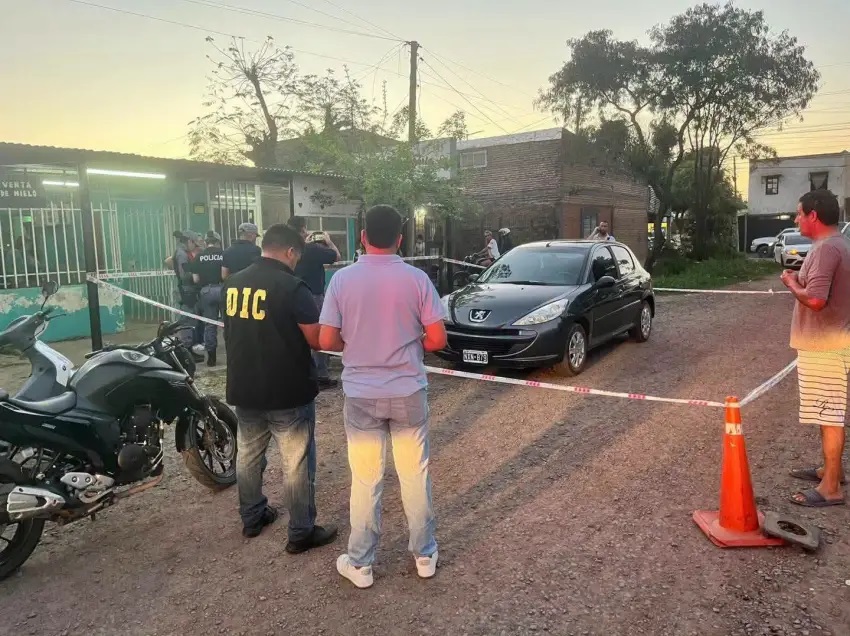 Fontana: hallaron a un hombre muerto dentro un auto e investigan el caso