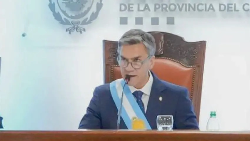 Zdero presentó el presupuesto 2027 que prevé gastos por $5,9 billones y superávit de $56.080 millones